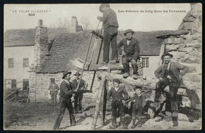 Postkarte, die Sägemänner in den Cevennen, um 1900 darstellt von French Photographer